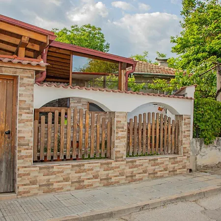 Veselina Loft * 希萨里亚